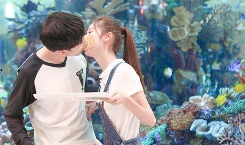 付辛博颖儿图片